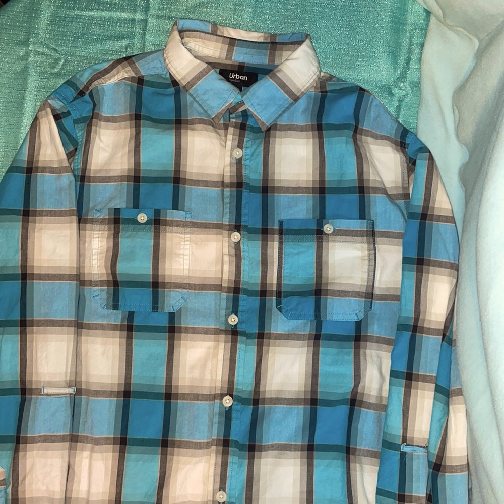 Urban Pipeline long sleeve plaid shirt. Size adult medium.